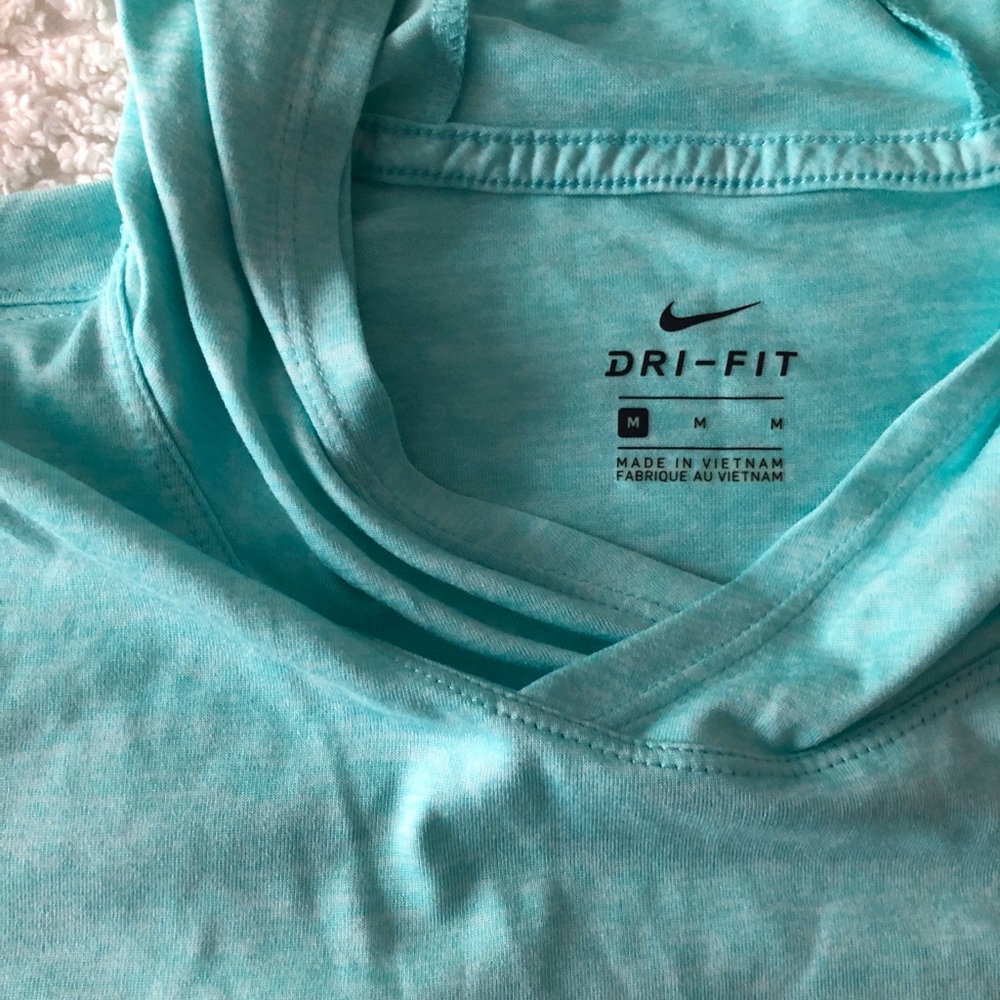 Nike Women’s Sweater size Medium